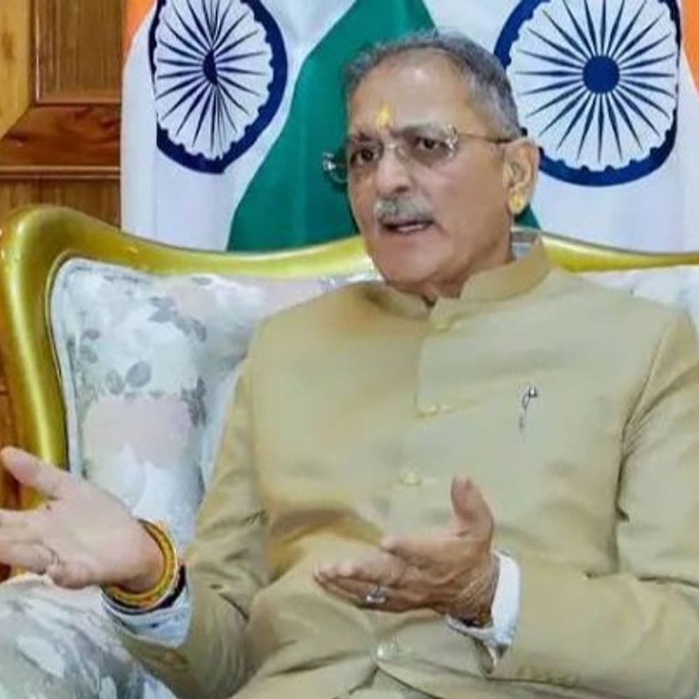 हिमाचल के गर्वनर ने अपना काफिला किया आधा:हेलीकॉप्टर इस्तेमाल नहीं करने और 'पेट्रोल-फ्री संडे' की घोषणा; PM मोदी की अपील पर फैसला