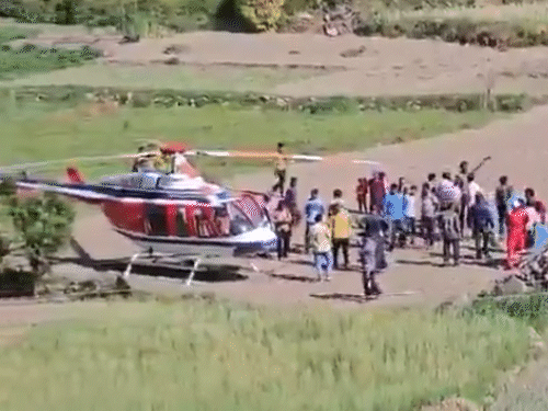Badrinath Helicopter Emergency Landing in Uttarakhand Fields