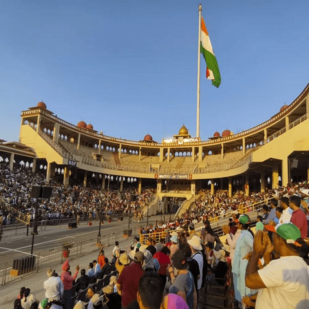 अटारी बॉर्डर पर रिट्रीट सेरेमनी का समय बदला:अब शाम 6 से 6:30 बजे तक होगी, आज से नई टाइमिंग लागू; हजारों लोग पहुंचते हैं