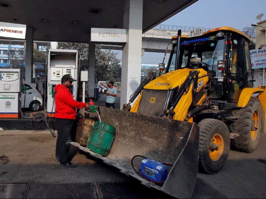 Government bars bulk users from buying petrol, diesel at retail pumps for up to 90 days