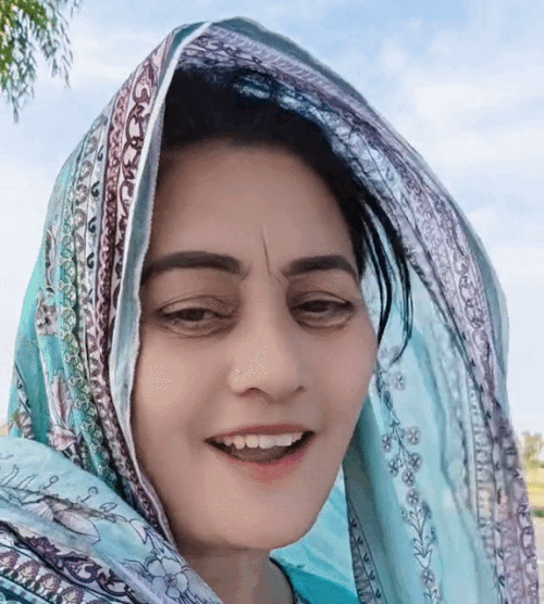 Sarabjit Kaur Welcomes Indian Devotees in Pakistan, Calls Both Punjabs One