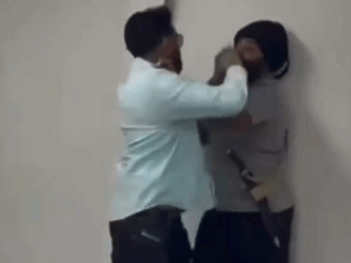 कनाडा में निहंग को पीटा, दाढ़ी खींची,VIDEO:ड्राइवर की हिमायत में पैसे मांगने गया था, बहस के बाद ट्रांसपोर्ट कंपनी मालिक ने हमला किया