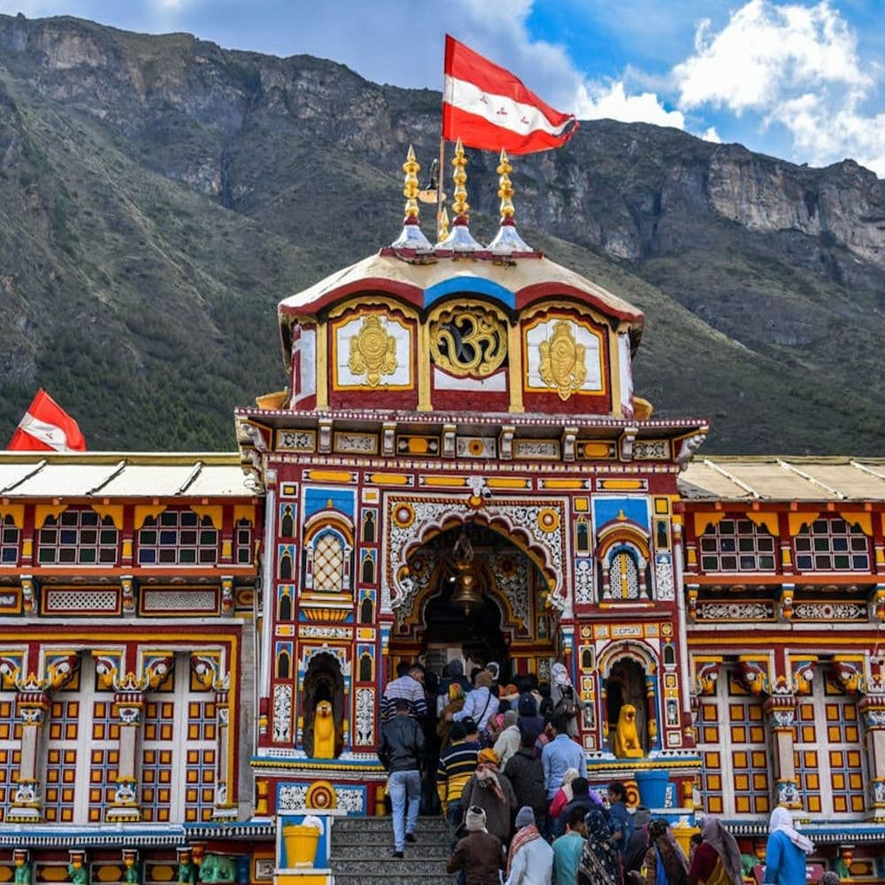 चारधाम यात्रा पर पहुंचे अभिनेता आशुतोष राणा:केदारनाथ-बद्रीनाथ दर्शन कर व्यवस्थाओं की सराहना की, प्रशासन-पुलिस की सराहना की