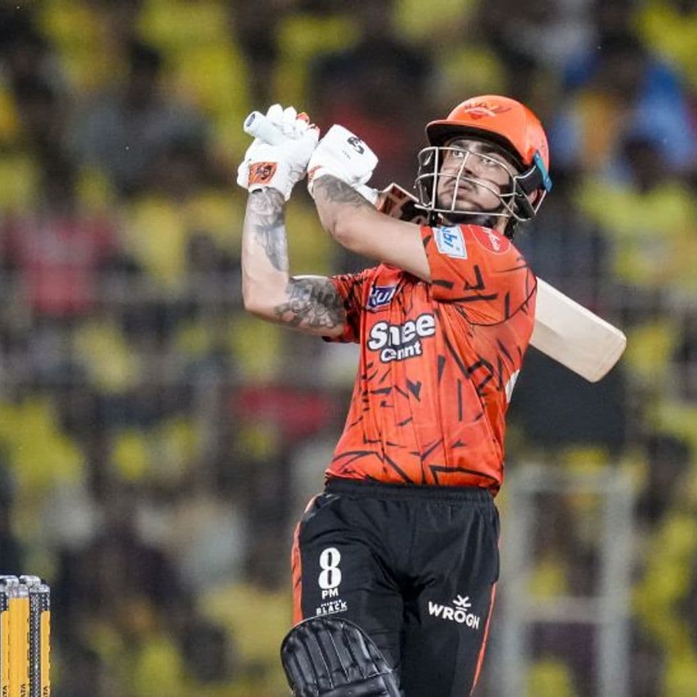 IPL- हैदराबाद प्लेऑफ में पहुंची:चेन्नई को 5 विकेट से हराया; ईशान का अर्धशतक, कमिंस को 3 विकेट