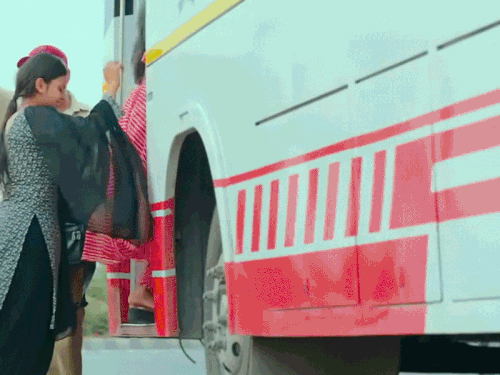 हरियाणवी सॉन्ग 'कॉलेज वाली छोरी' पर विवाद:कंडक्टर बोले- लड़कियों के लिए गलत शब्द कहे; एक्टर ने कहा- फेमस हुआ, इसलिए कॉन्ट्रोवर्सी कर रहे
