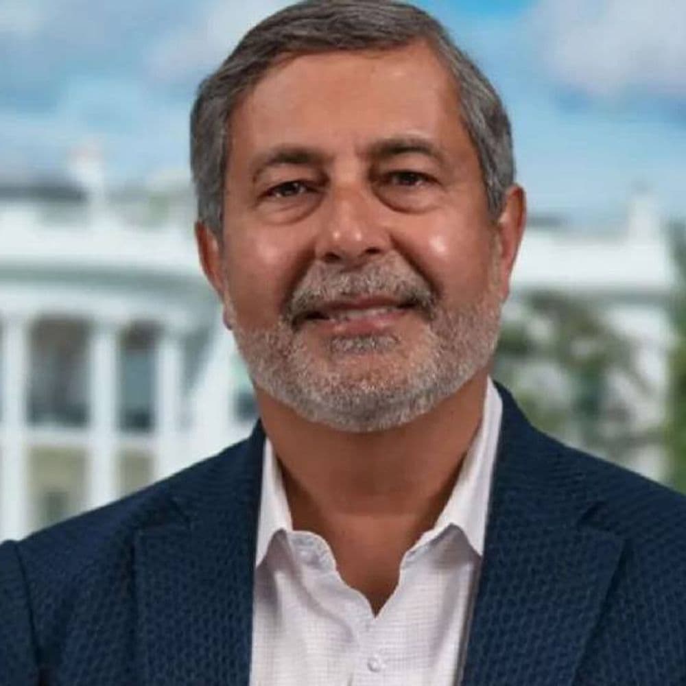 फोर्ब्स बिलियनेयर्स की लिस्ट में माइक्रॉन के भारतवंशी सीईओ शामिल:संजय ने कोडेक का ऑफर ठुकराकर सैंडिस्क को घर-घर पहुंचाया